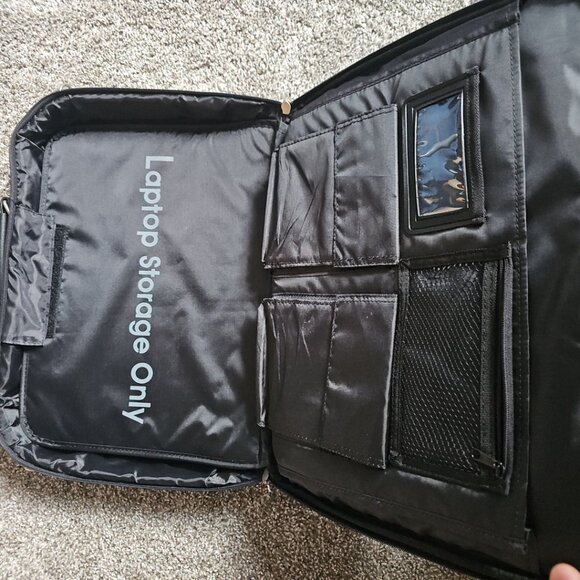 Targus Black Laptop/Electronics Case w.o. Strap - Fits up to 17.5" Laptop - Picture 6 of 7